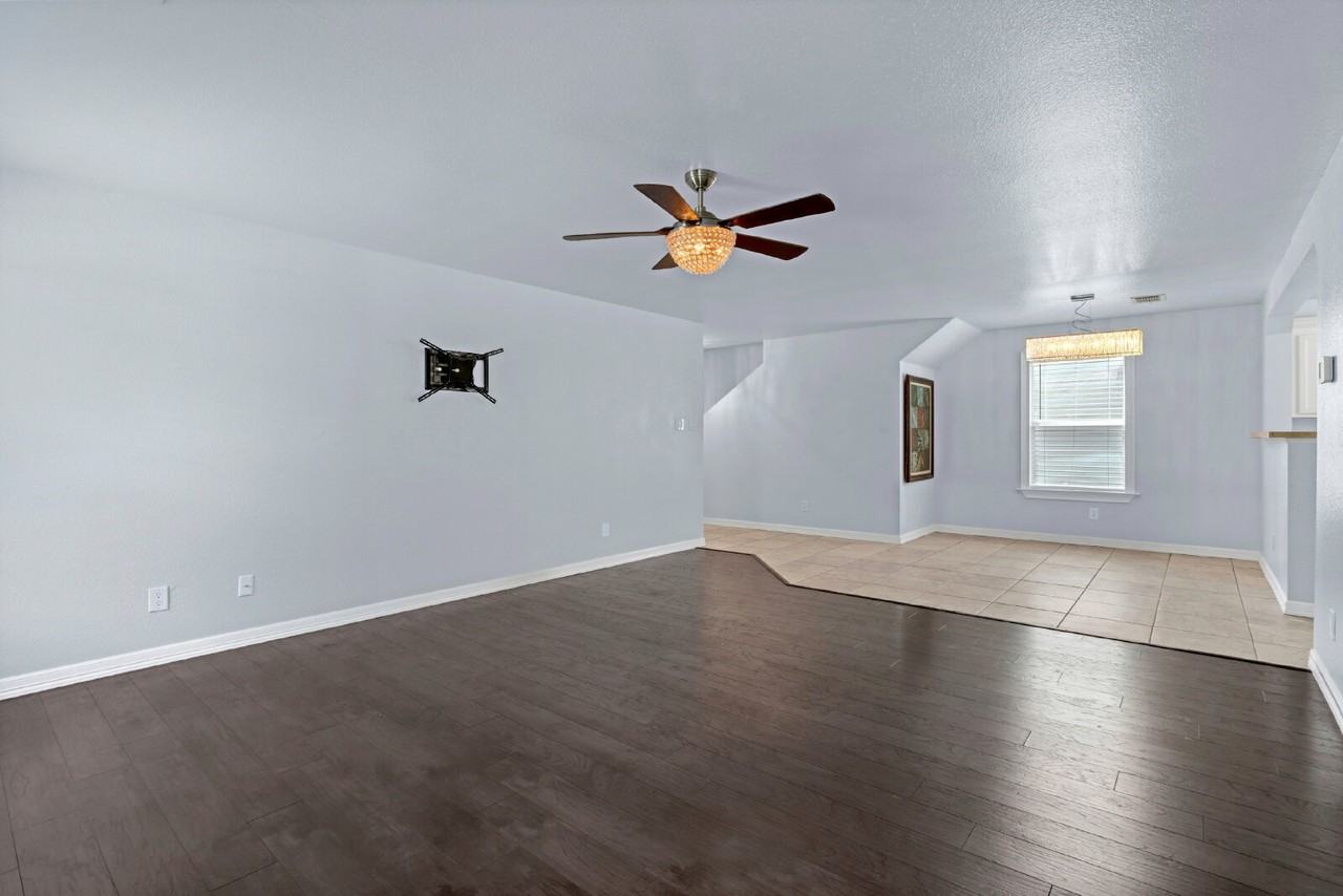 7831 Saddle Run - Photo 6 of 38