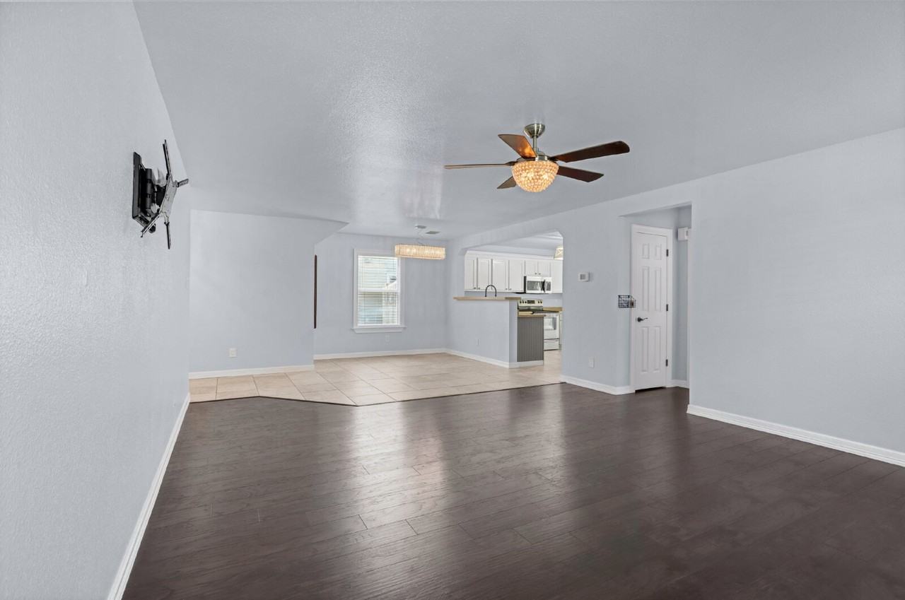 7831 Saddle Run - Photo 7 of 38