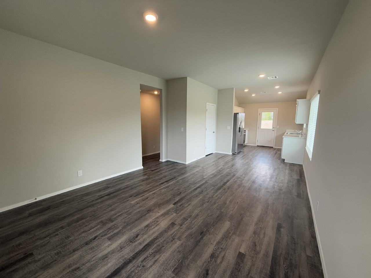 1114 W 8th Pl - Photo 2 of 11