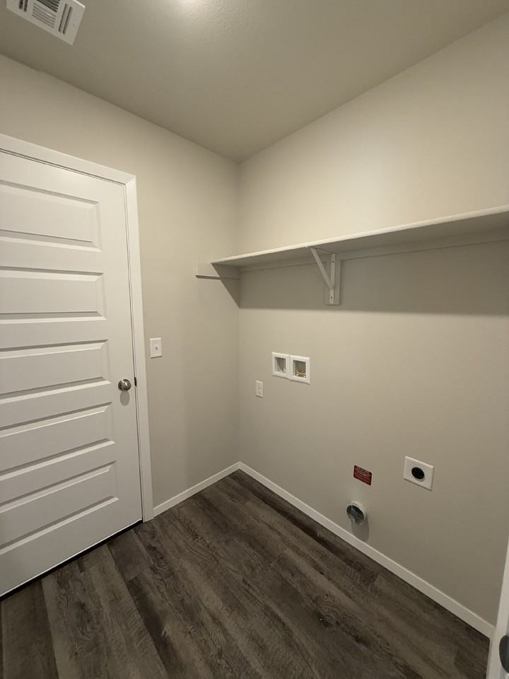 1114 W 8th Pl - Photo 4 of 11
