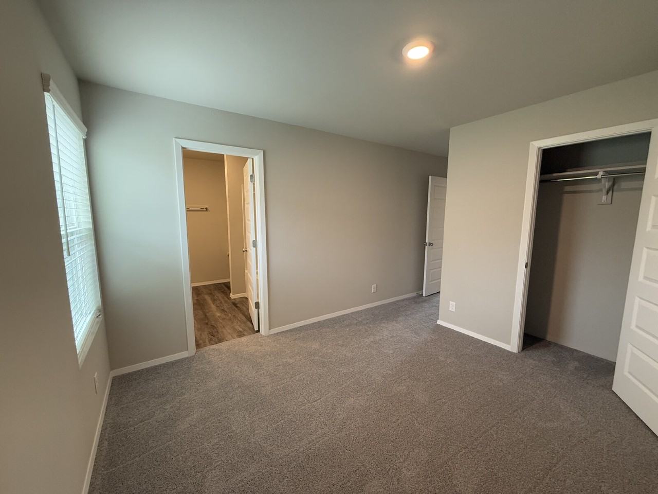 1114 W 8th Pl - Photo 5 of 11