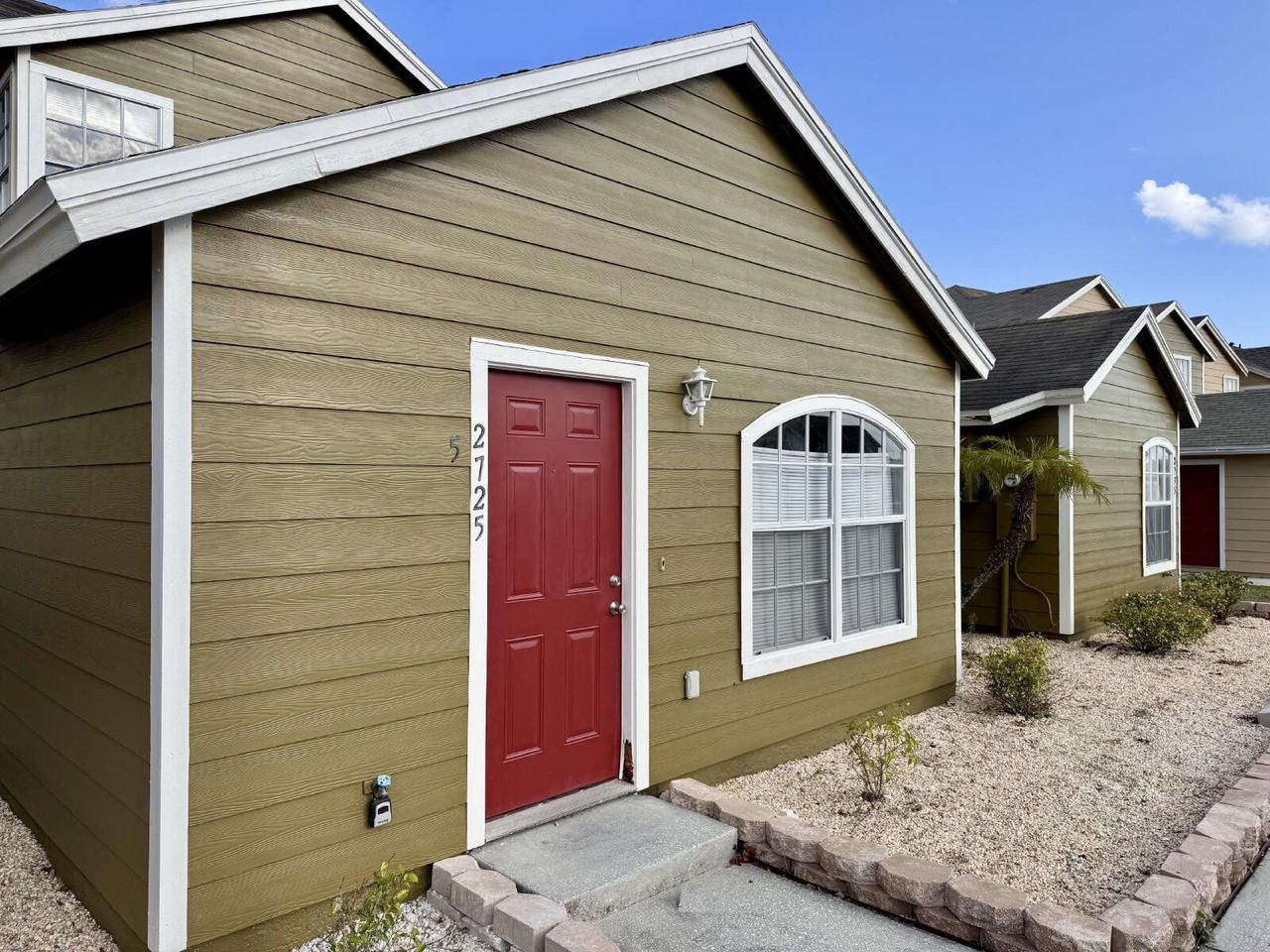 2725 Fan Palm Dr #B - Photo 2 of 10