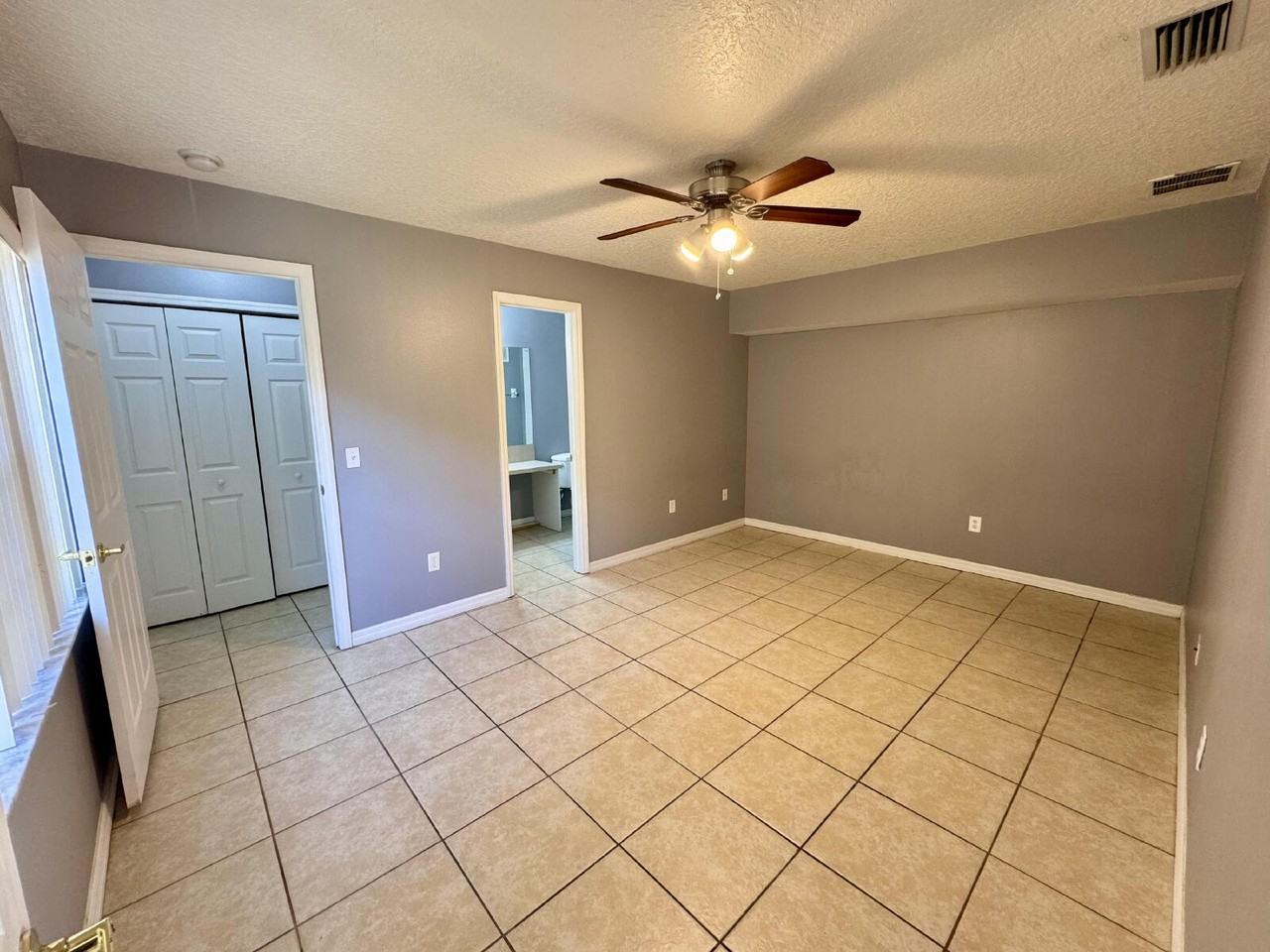 2725 Fan Palm Dr #B - Photo 4 of 10