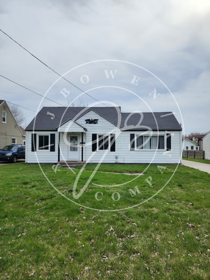 1003 Fries Ave - Photo 2 of 28