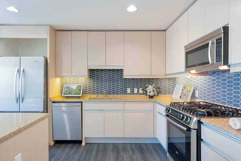 360 Residences - Photo 7 of 65