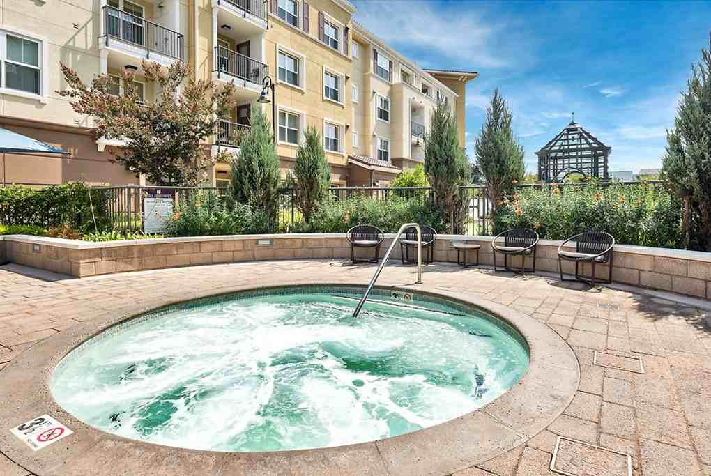 Epic - Photo 5 of 89