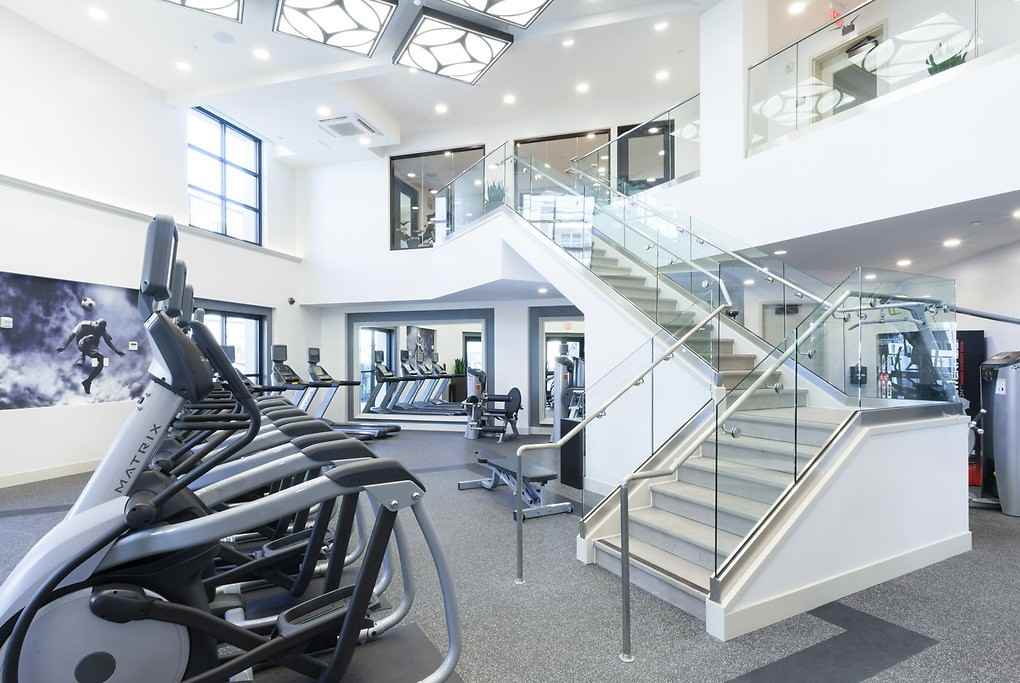 Epic - Photo 7 of 89