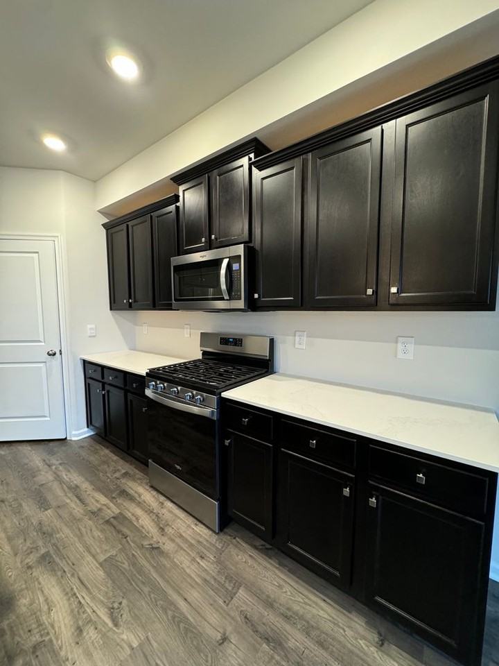 1085 Turnstone Dr - Photo 7 of 43