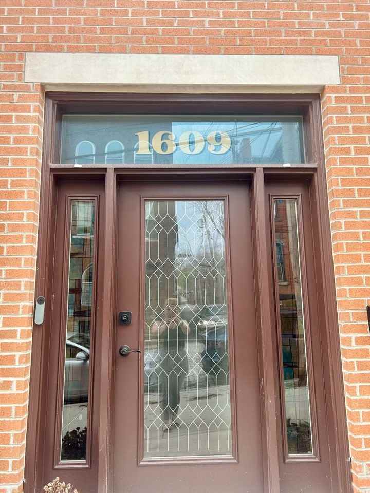 1609 Buena Vista St - Photo 2 of 34