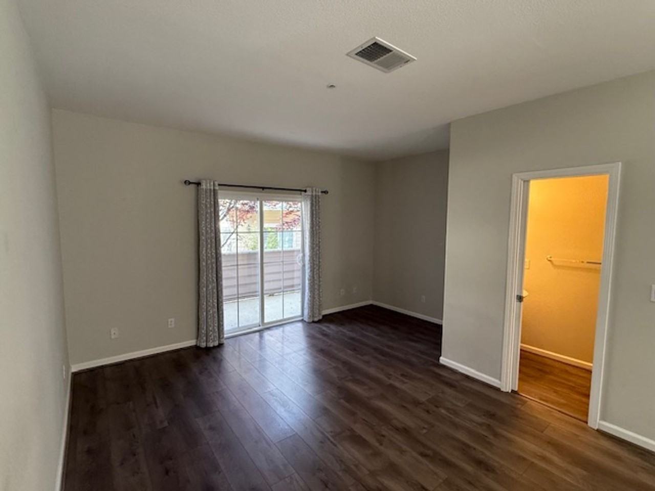 9 Ashford Pl - Photo 3 of 27