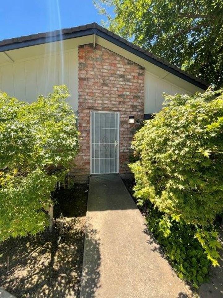 9508 Emerald Park Dr #1 - Photo 2 of 15