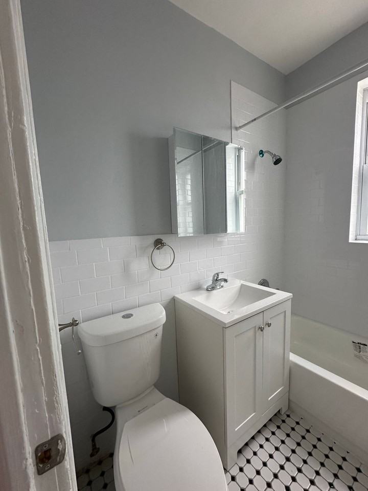 109 67th Street - Photo 4 of 5