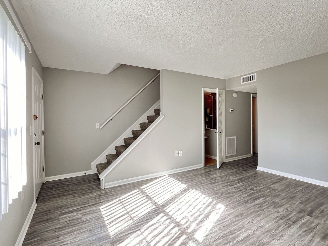 1870 Avenue Q Sw - Photo 3 of 20