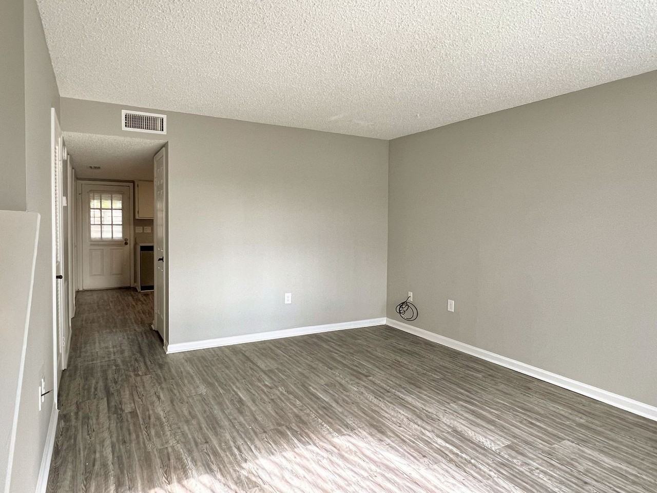 1870 Avenue Q Sw - Photo 5 of 20
