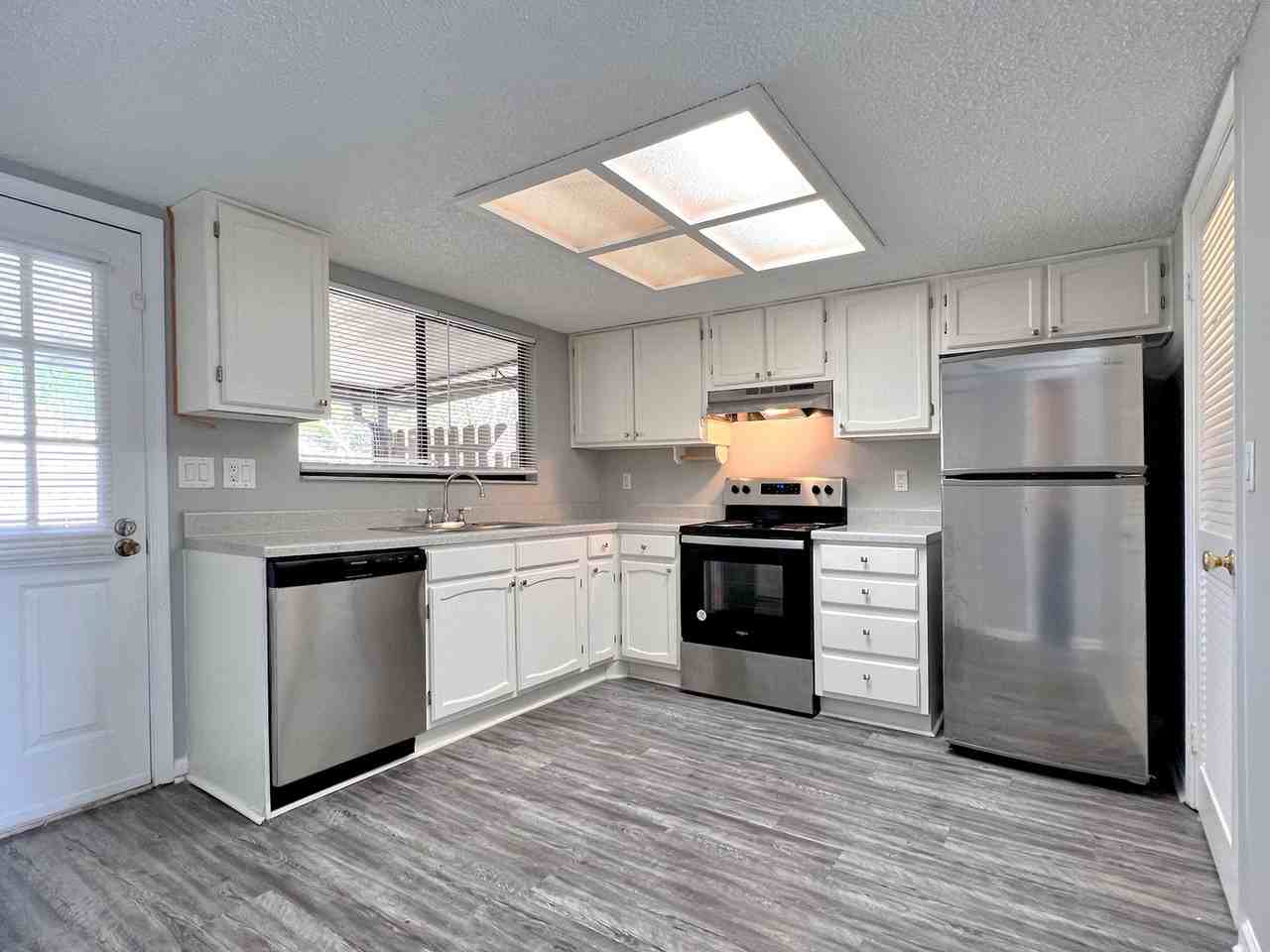 1870 Avenue Q Sw - Photo 6 of 20