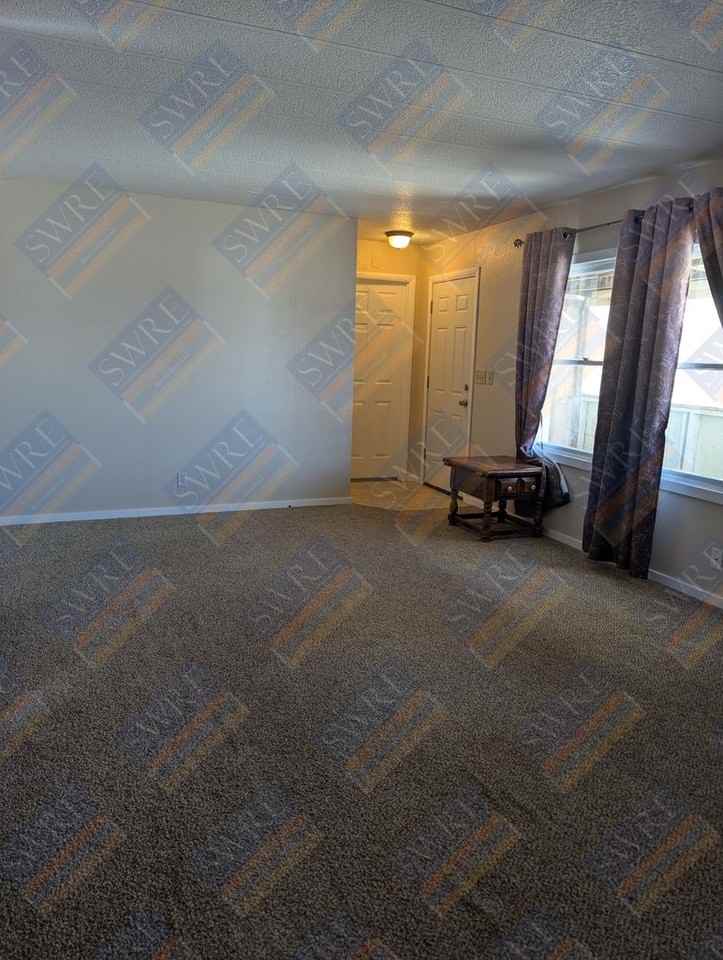 911 Antelope Dr - Photo 3 of 11