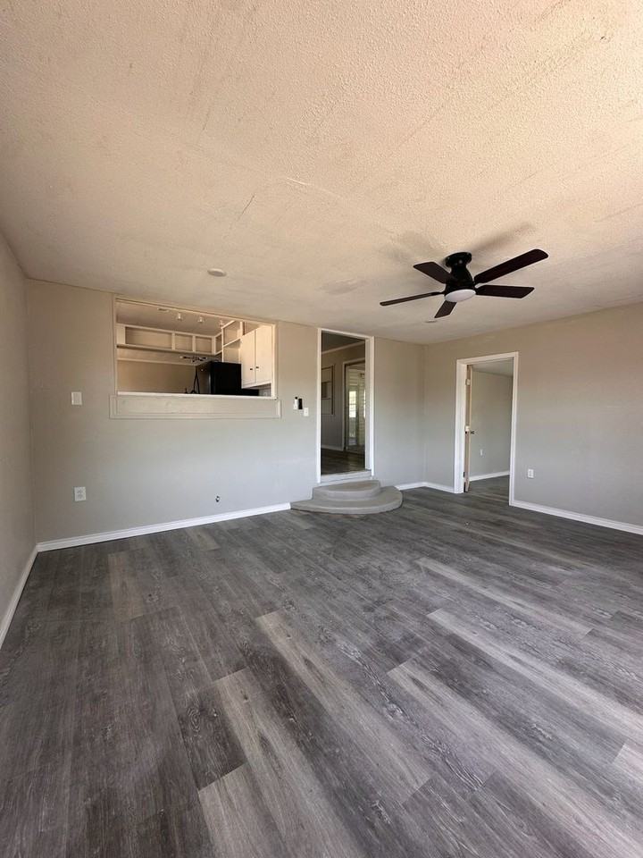 106 Ray Barnes Dr - Photo 3 of 18