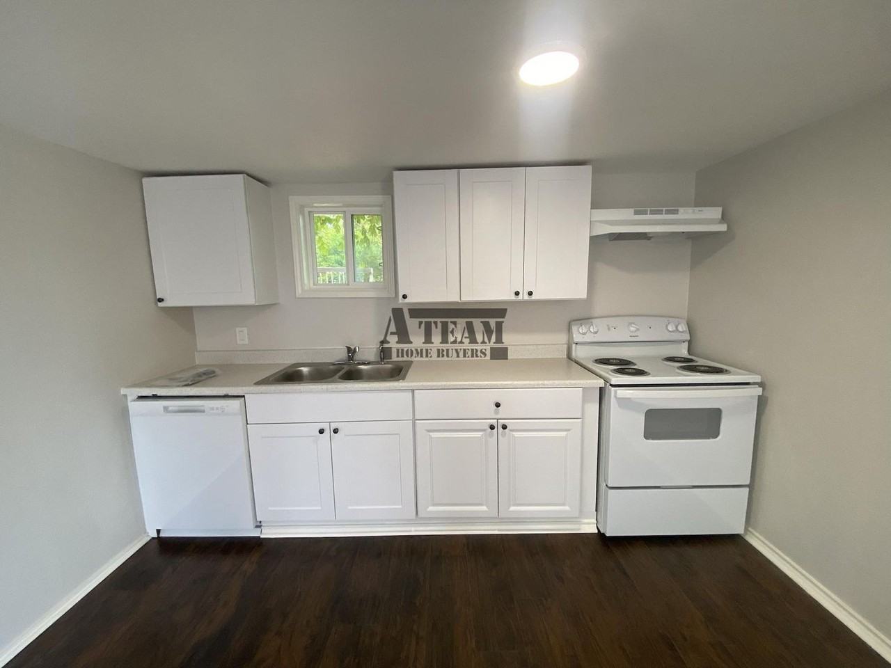 215 N Gauntt St - Photo 5 of 16