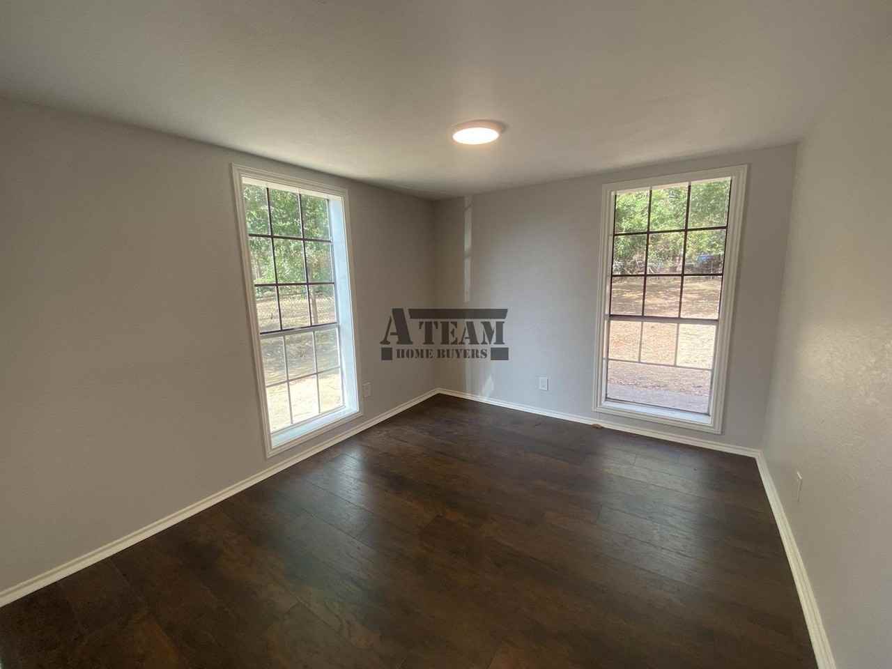 215 N Gauntt St - Photo 6 of 16