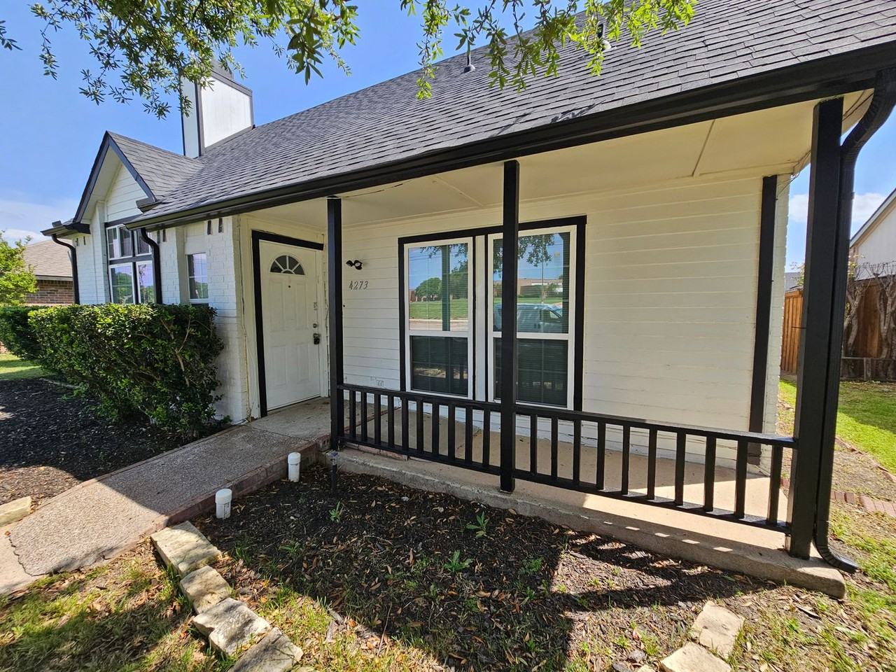 4273 Keys Dr - Photo 2 of 36