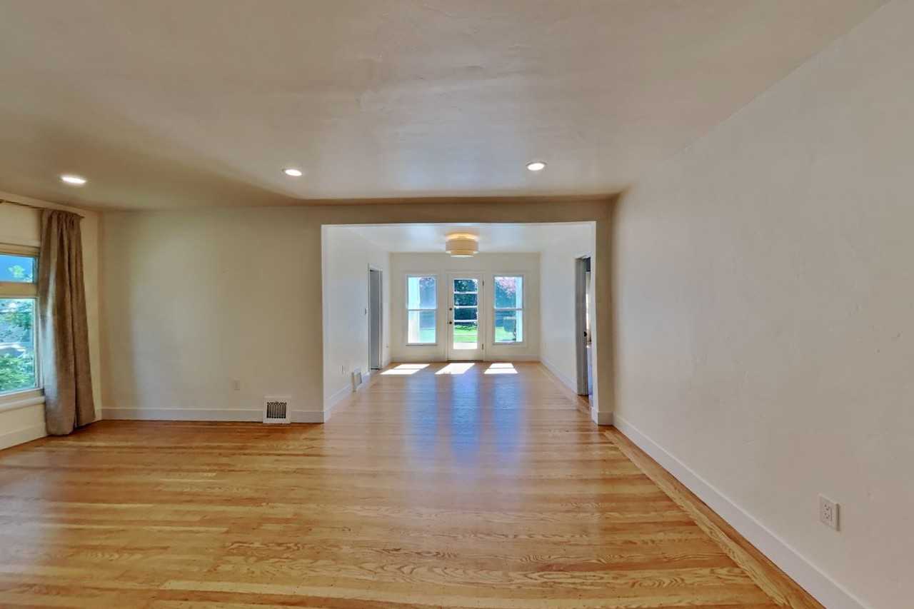 1866 Bidwell Way - Photo 5 of 39