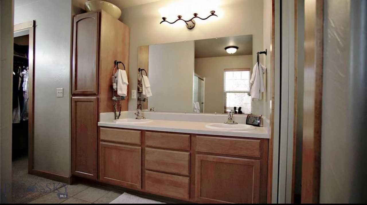 3063 Annie St - Photo 4 of 10