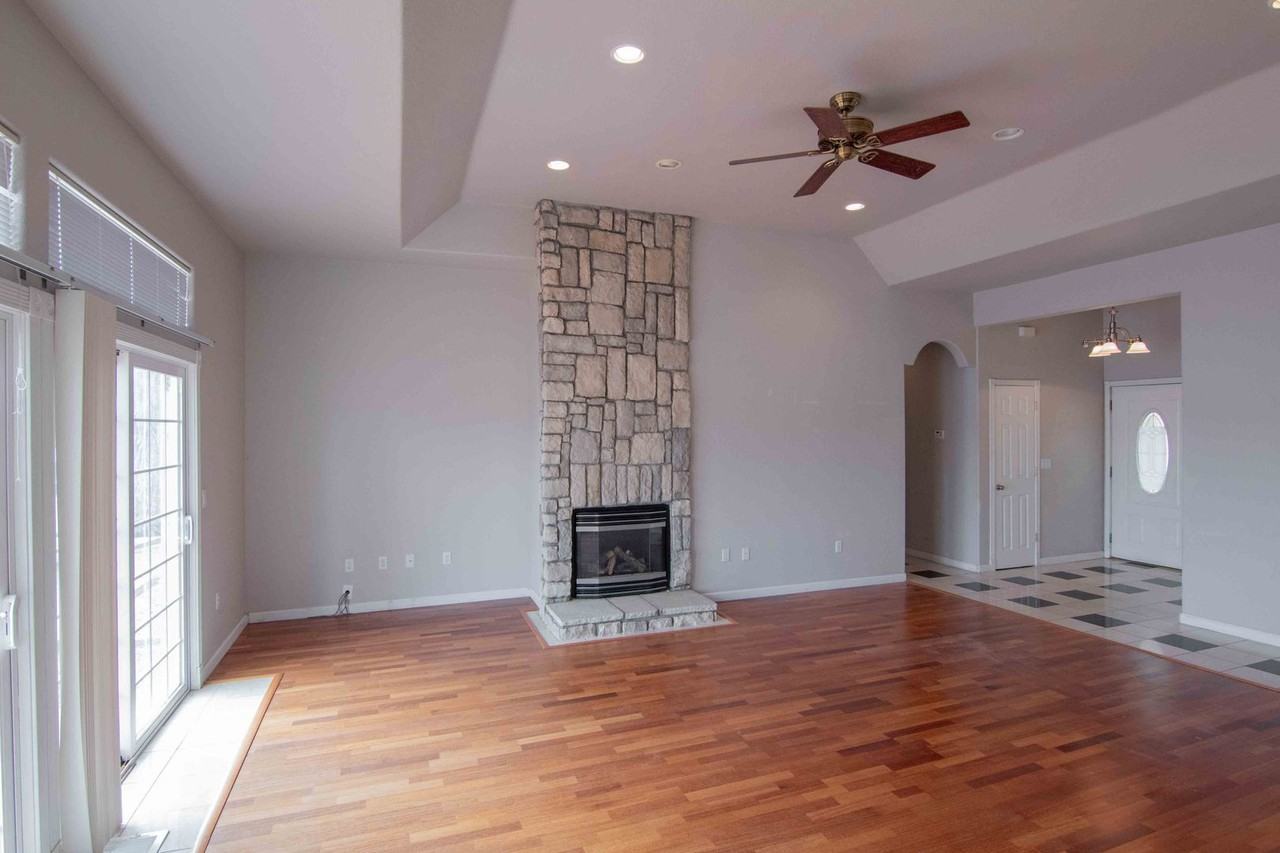 19062 Seabreeze Pl - Photo 5 of 50