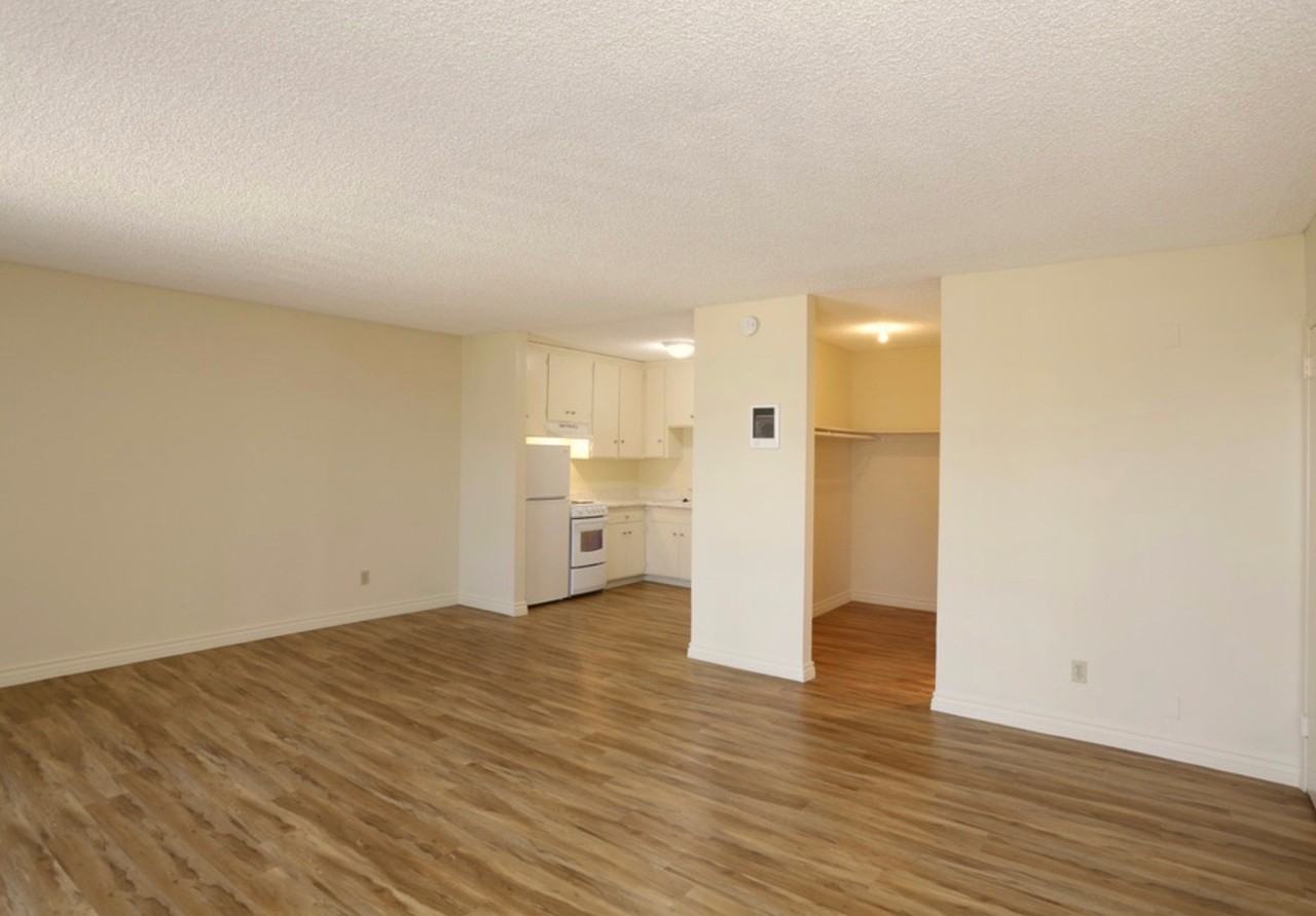 Imperial Palms - North - Photo 6 of 12