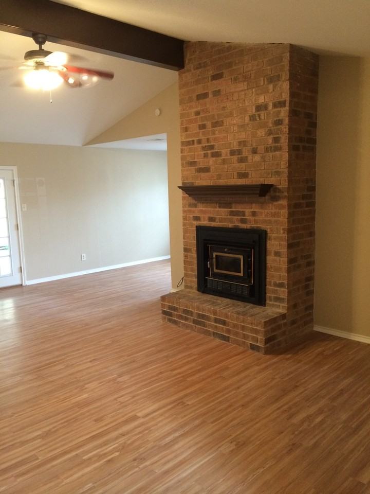 10616 Debbie Ln - Photo 3 of 32
