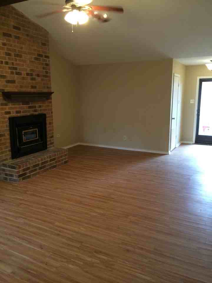 10616 Debbie Ln - Photo 4 of 32