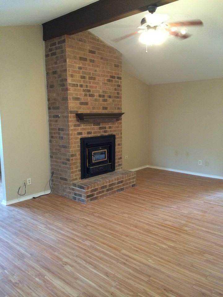 10616 Debbie Ln - Photo 5 of 32