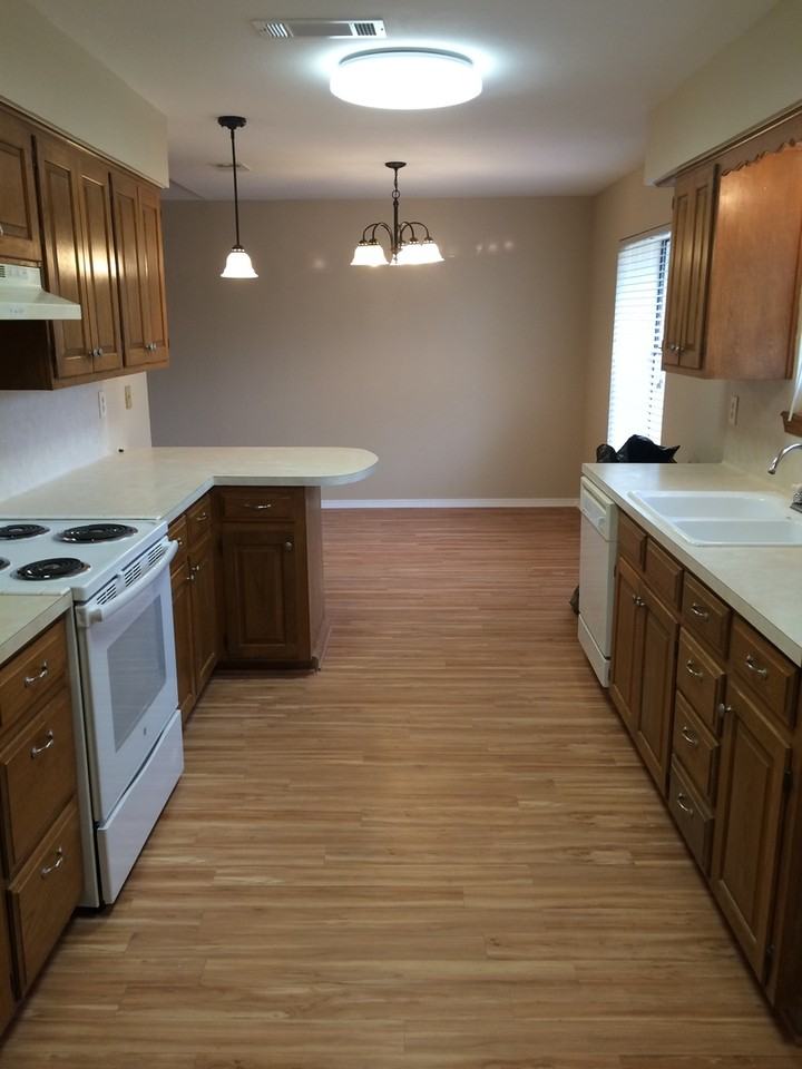 10616 Debbie Ln - Photo 7 of 32