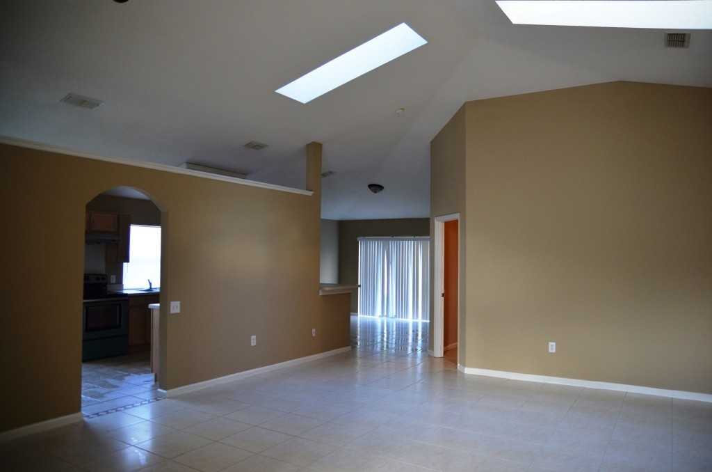 1911 Osman Ave - Photo 2 of 10