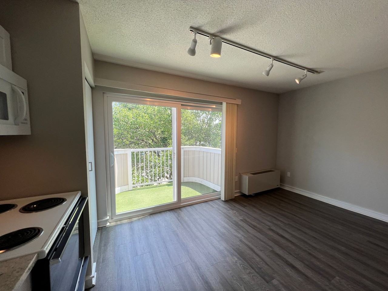 124 Beech St #203 - Photo 7 of 24