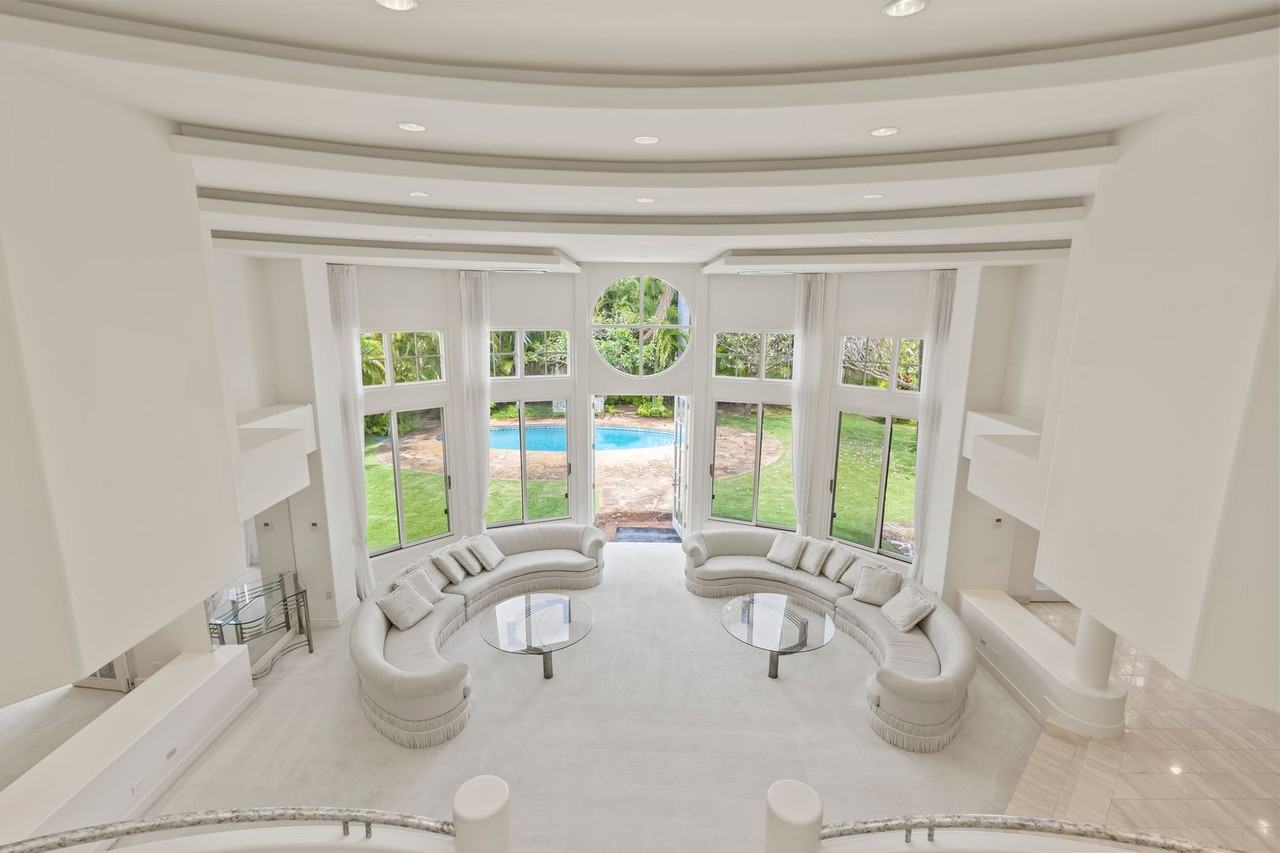 4538 Kahala Ave - Photo 2 of 14