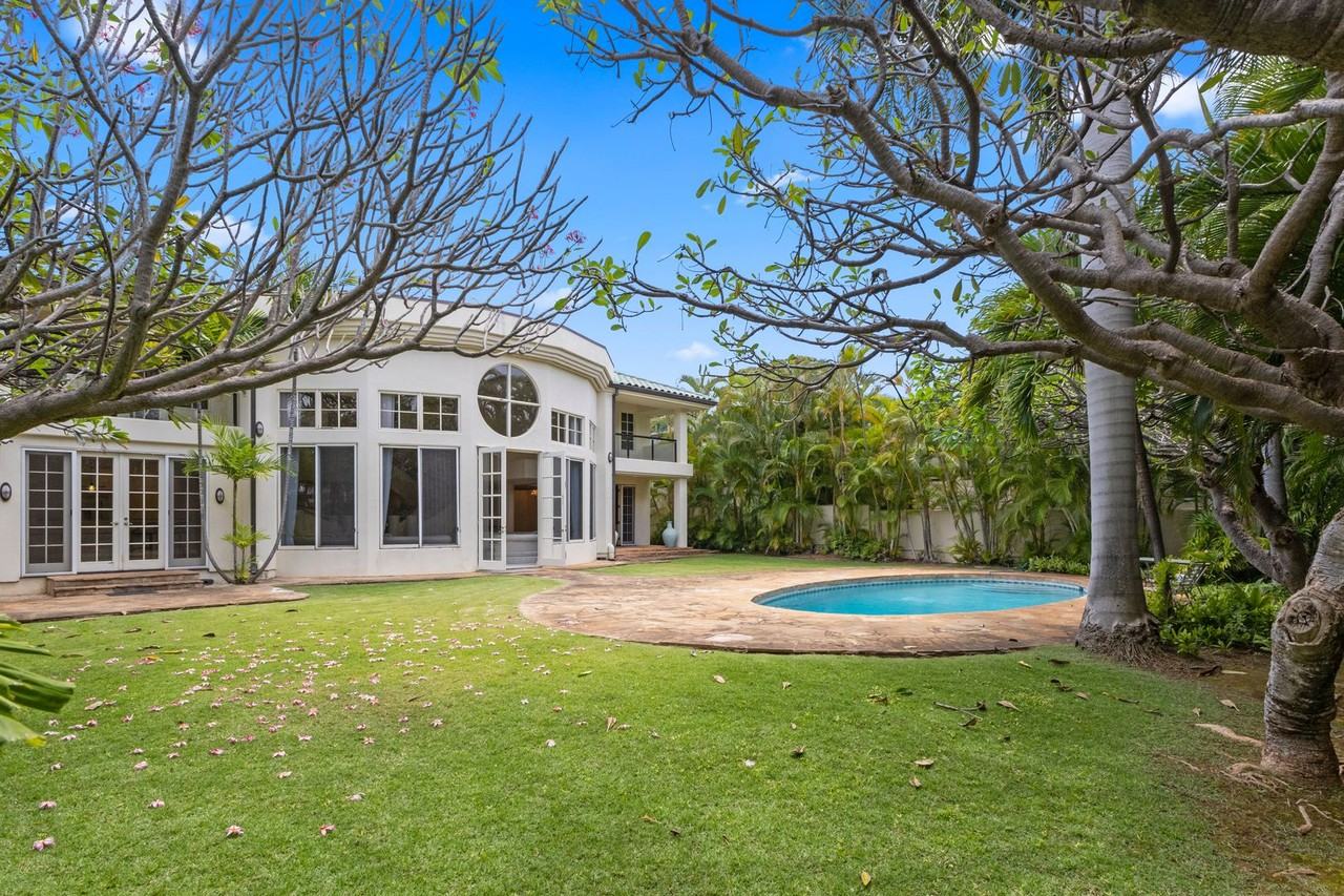 4538 Kahala Ave - Photo 3 of 14