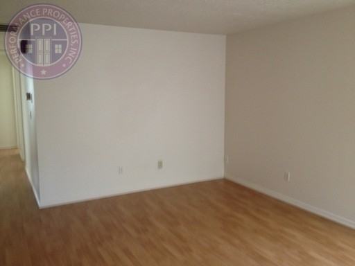 11615 Ne Knott St - Photo 3 of 17