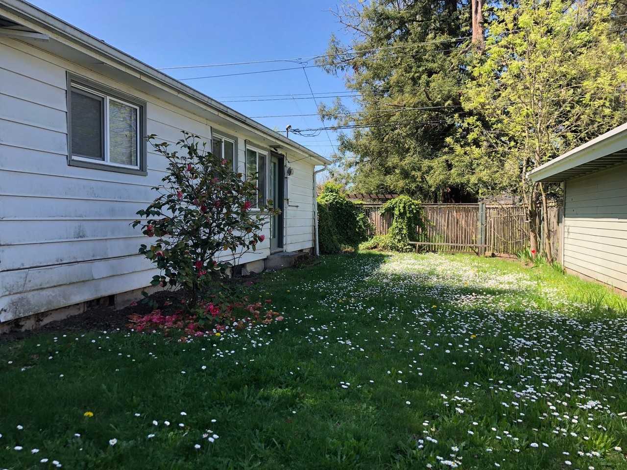 985 E 28th Ave - Photo 3 of 22