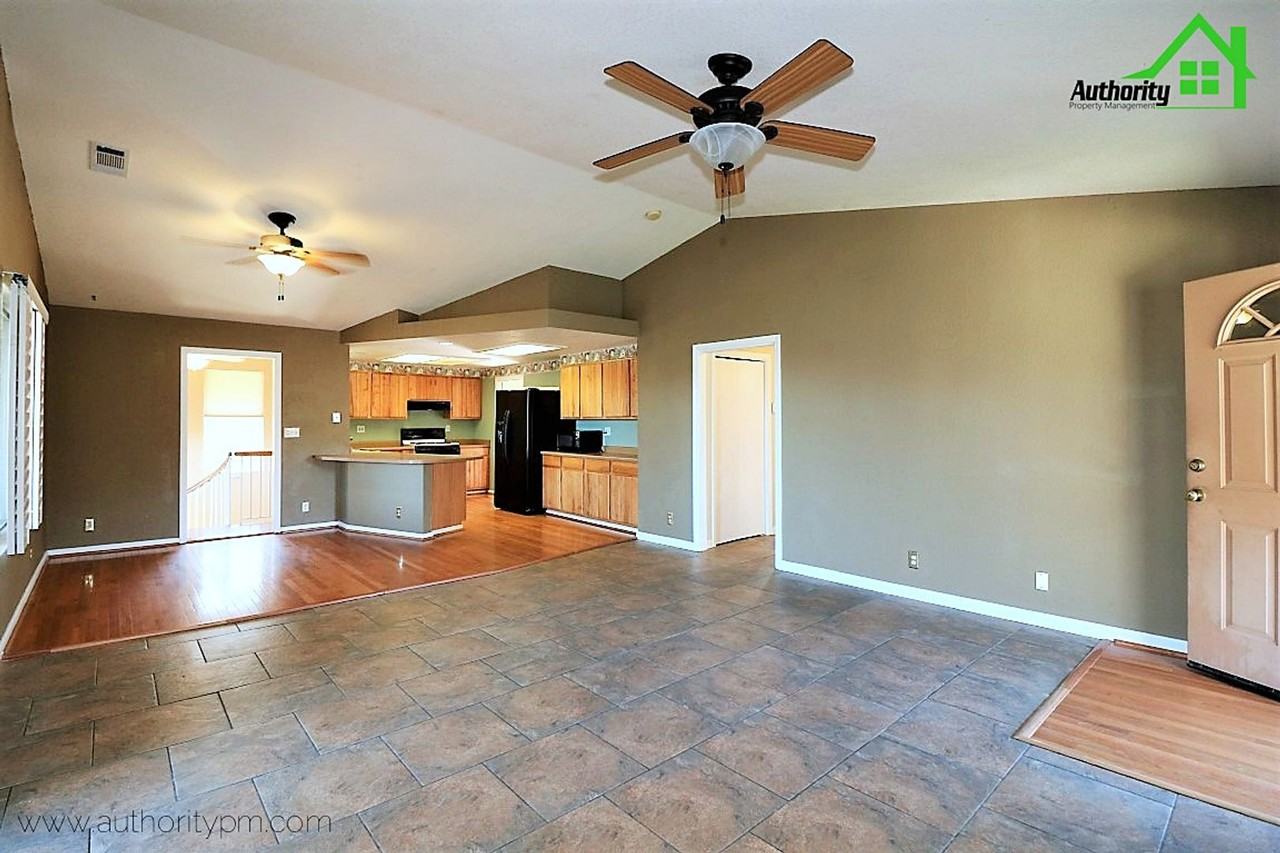 20 La Colina Ter - Photo 3 of 29