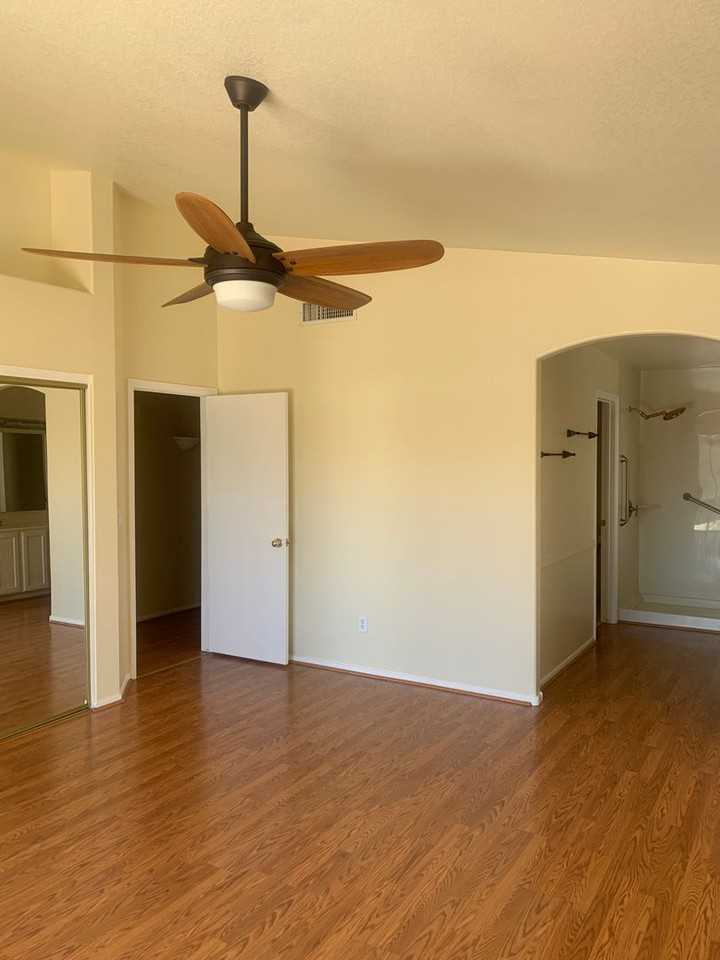 20437 N 105th Ave - Photo 5 of 8