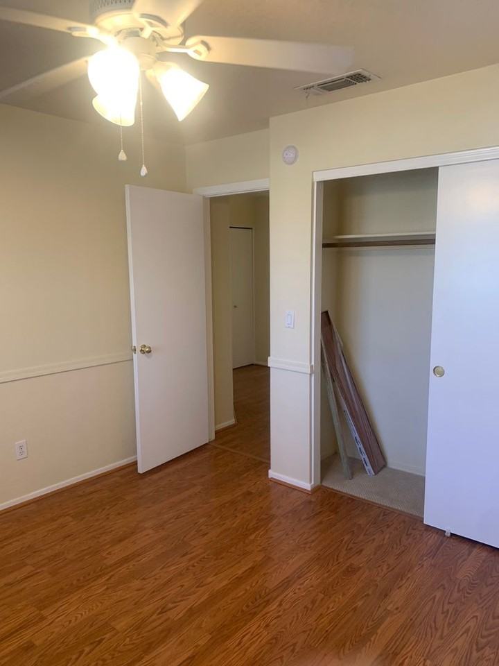 20437 N 105th Ave - Photo 7 of 8