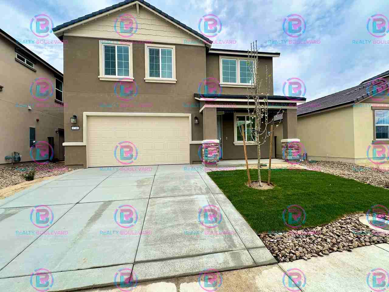 6746 Lunar Orbit Dr - Photo 2 of 50