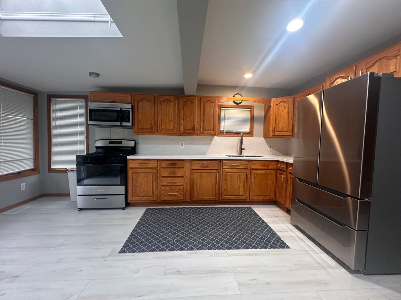 257 Fernwood St - Photo 2 of 17