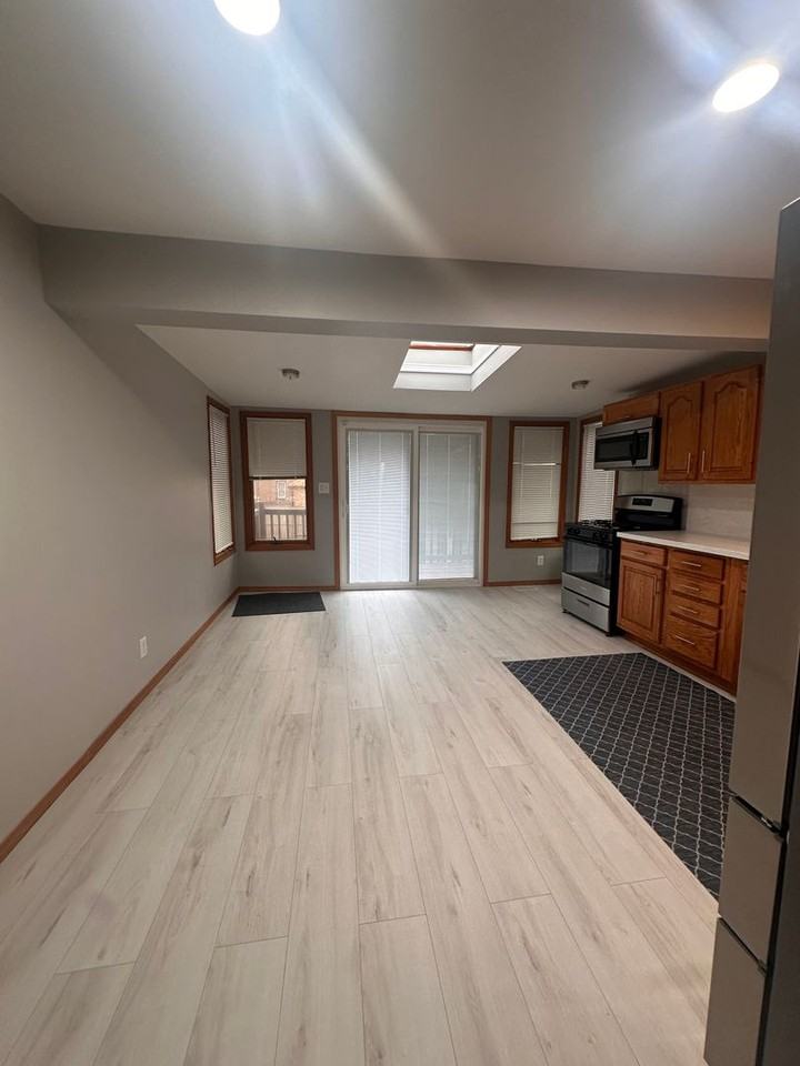 257 Fernwood St - Photo 4 of 17