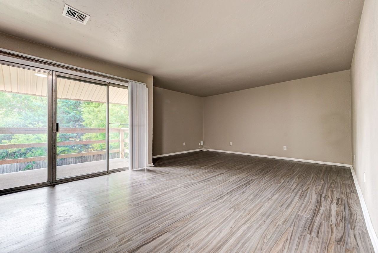 2221 Nw 117th St - Photo 6 of 41