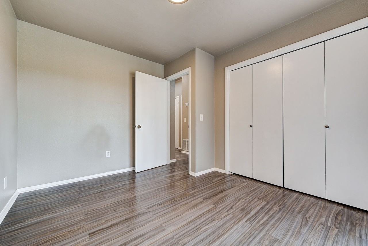 2221 Nw 117th St - Photo 2 of 41