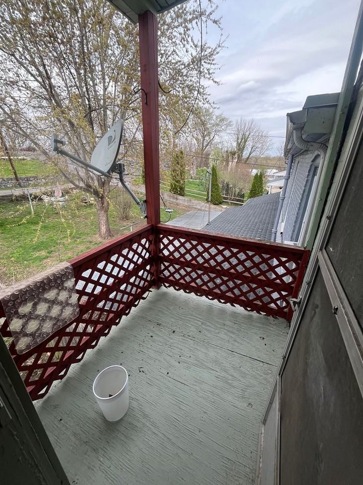 112 N Conococheague St - Photo 3 of 7