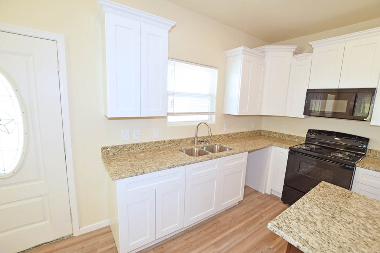 1010 N Eva Ave - Photo 6 of 24