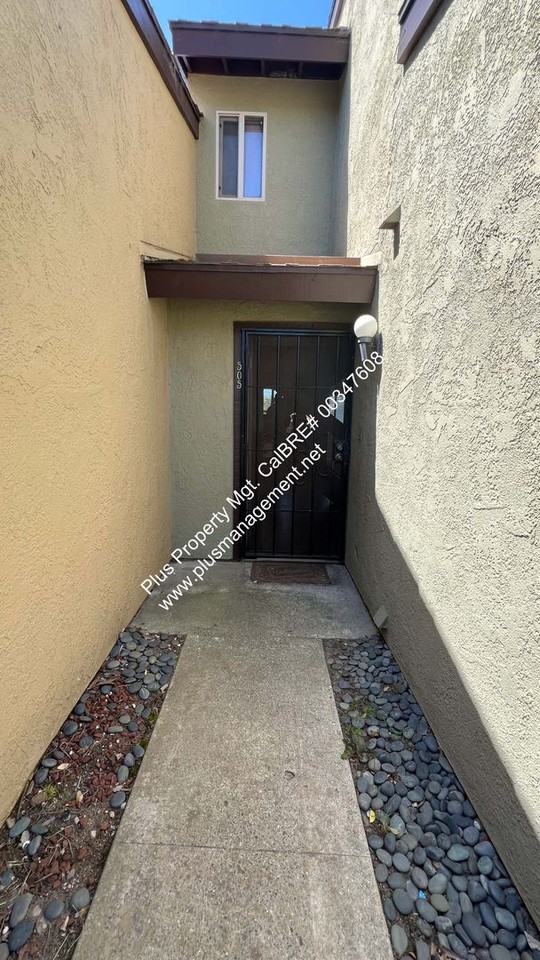 505 E Rice Ranch Rd - Photo 2 of 26