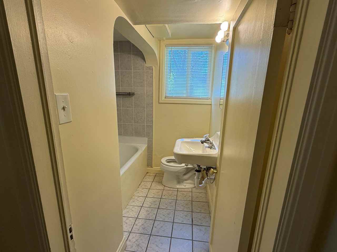 1428 South Roberta Street #3 - Photo 7 of 8